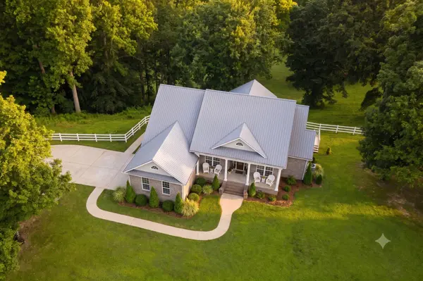 1425 Bartlett Hollow Rd, Petersburg, TN 37144