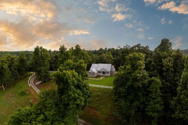 1425 Bartlett Hollow Rd, Petersburg, TN 37144