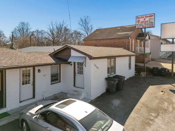 1501 Carmack Blvd #D, Columbia, TN 38401