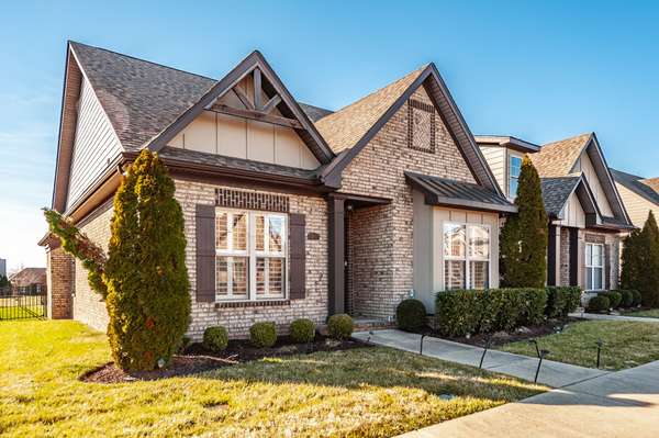 1130 S McMahan Dr, Gallatin, TN 37066