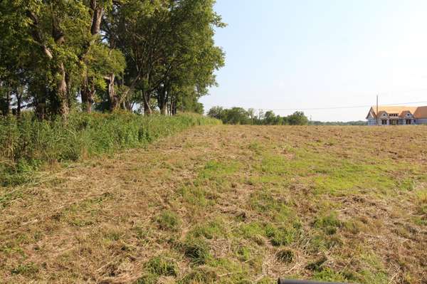 2716 Hartsville Pike, Castalian Springs, TN 37031
