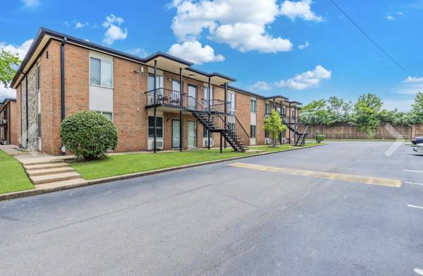 2601 Hillsboro Pike #I3, Nashville, TN 37212