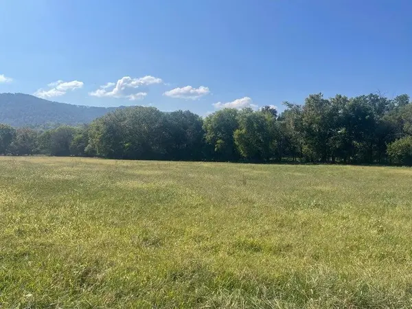 12 Upper East Valley, Pikeville, TN 37367