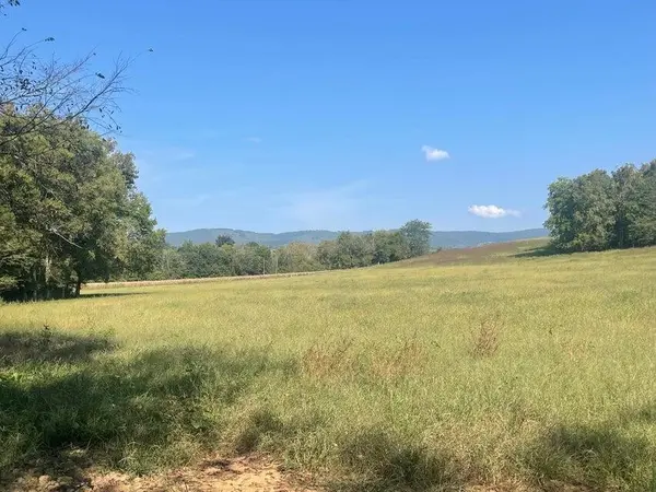12 Upper East Valley, Pikeville, TN 37367