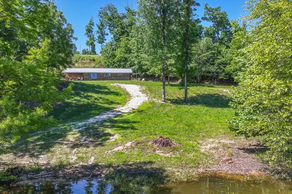 508 Lakeside Dr, Linden, TN 37096