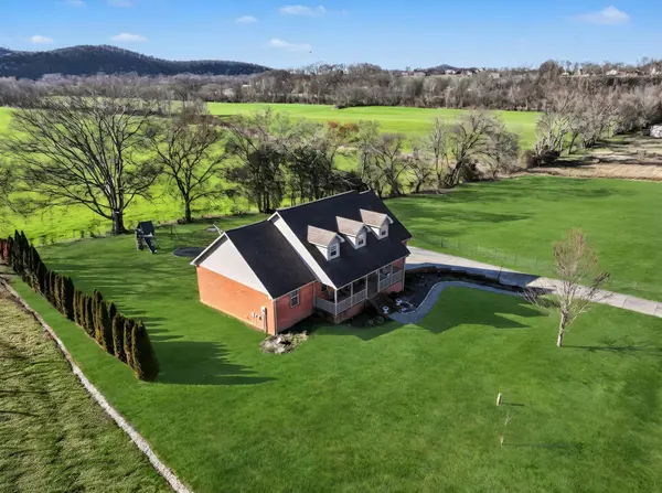48 Fox Run Ln, Carthage, TN 37030