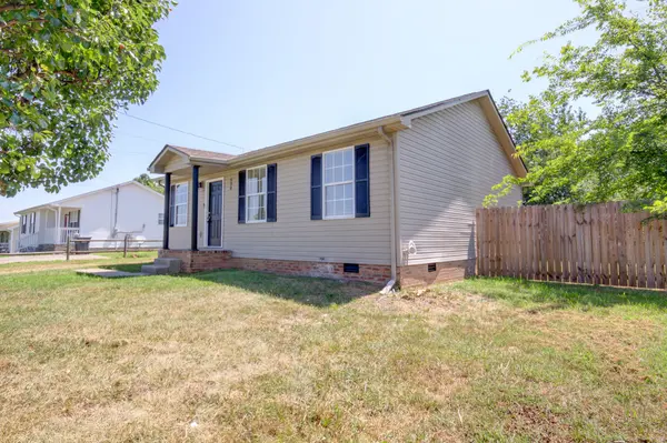 928 Van Buren Ave, Oak Grove, KY 42262