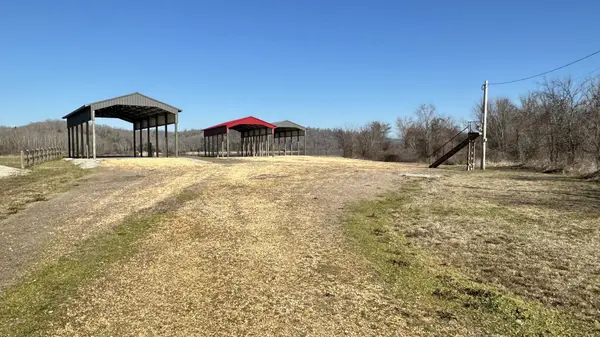 2287 Hardin Bottom River Road, Clifton, TN 38425