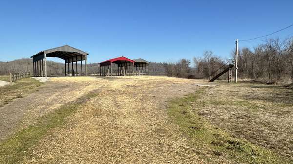 2287 Hardin Bottom River Road, Clifton, TN 38425