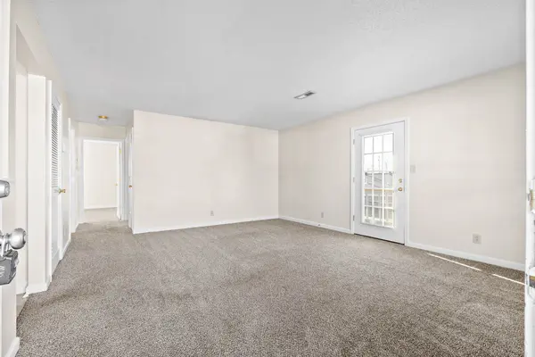 1891 Waters Edge Dr #A, Clarksville, TN 37043