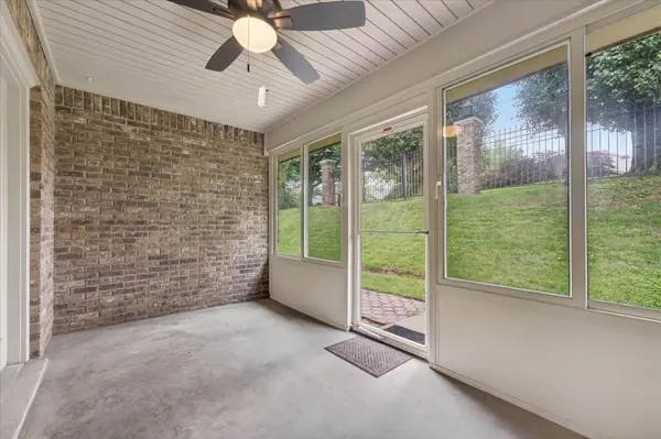 457 Country Club Ct, Clarksville, TN 37043