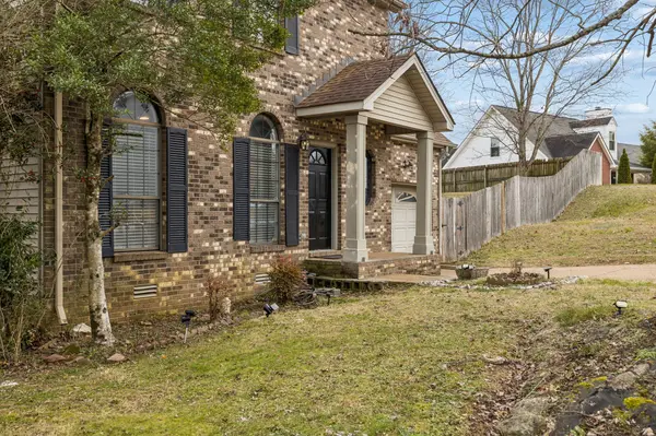 7701 Poplar Ridge Dr, Nashville, TN 37221
