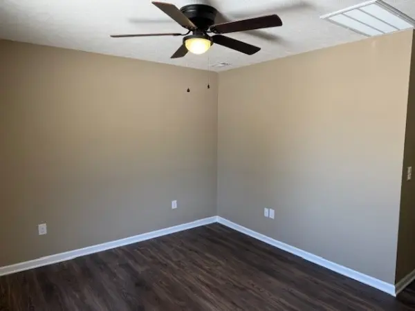 740 Kings Ln, Tullahoma, TN 37388