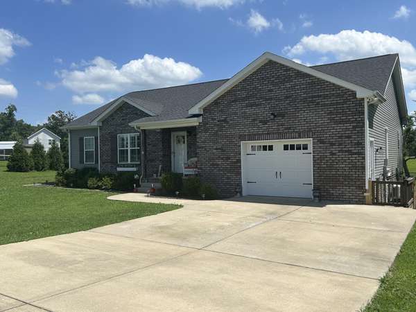 221 Northup Rd, Portland, TN 37148