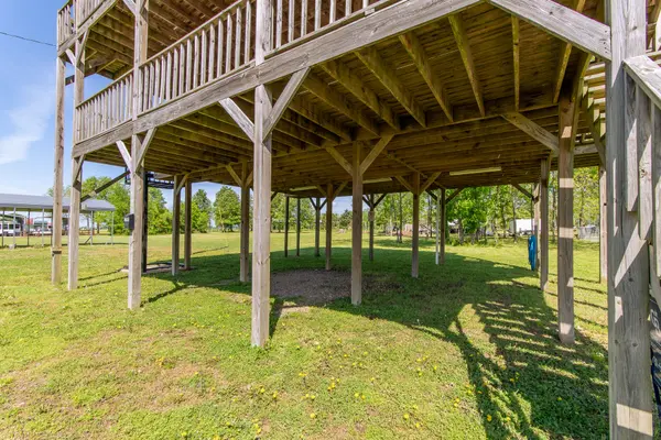 2705 Catfish Ln, Crump, TN 38327