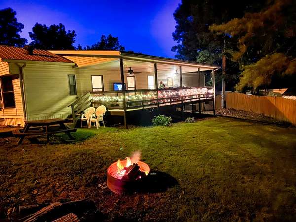 743 Brownfield Rd, Dover, TN 37058