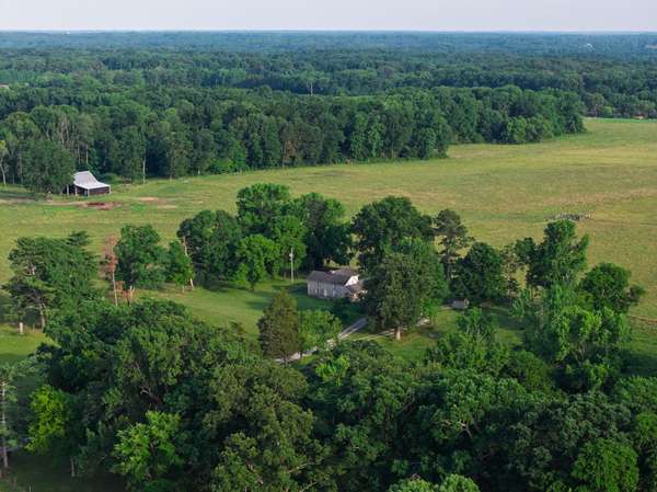 555 Williams Rd, Clarksville, TN 37043