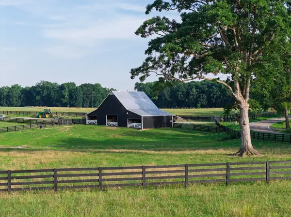 555 Williams Rd, Clarksville, TN 37043