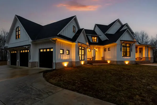 2070 River Bluffs Drive, Jasper, TN 37347