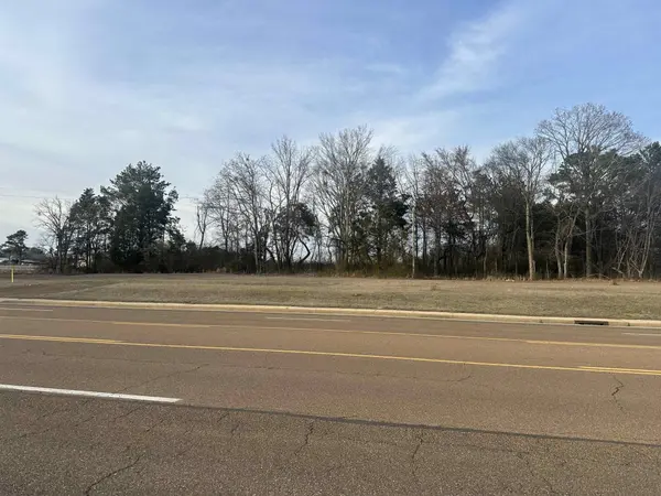 654 MAIN ST, Adamsville, TN 38310