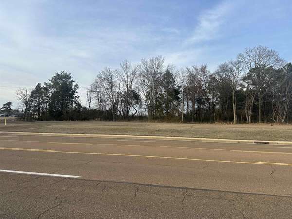 654 MAIN ST, Adamsville, TN 38310