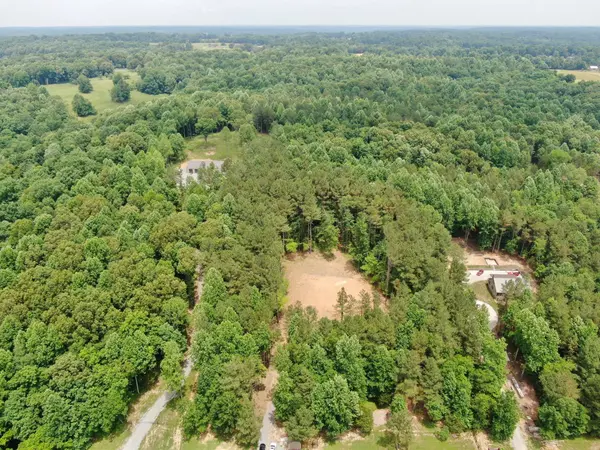 1429 Old Stage Rd, Charlotte, TN 37036
