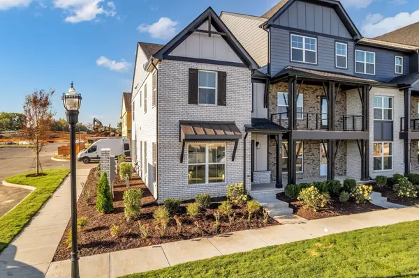 618 Granbury PVT Drive, Hendersonville, TN 37075