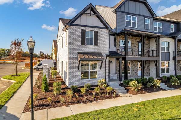 618 Granbury PVT Drive, Hendersonville, TN 37075