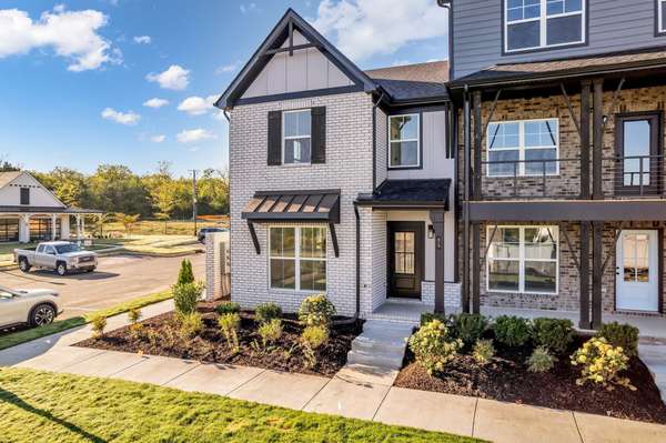 618 Granbury PVT Drive, Hendersonville, TN 37075