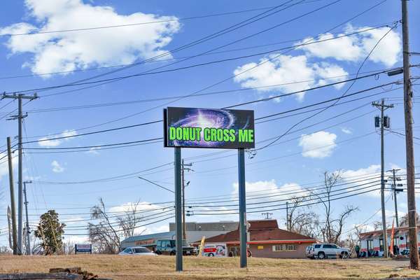 2037 Fort Campbell Blvd, Clarksville, TN 37042