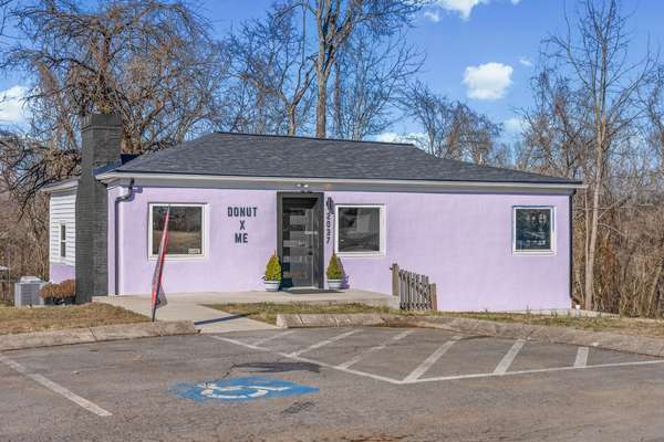 2037 Fort Campbell Blvd, Clarksville, TN 37042