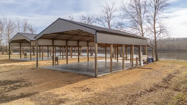 235 Hardin Bottom River Rd, Clifton, TN 38425