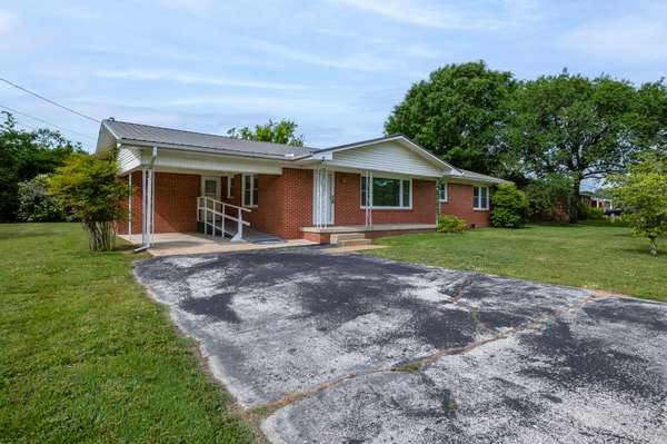 819 Murrey Dr, Pulaski, TN 38478