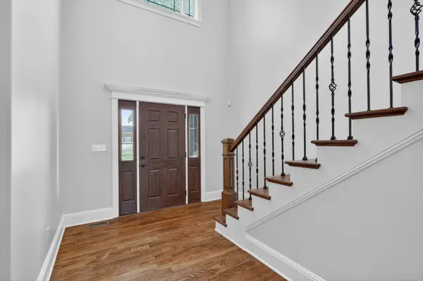 2 Knotting Hill Dr, Fayetteville, TN 37334