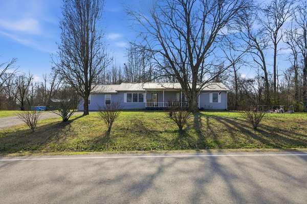 105 Farris Creek Bridge Rd, Belvidere, TN 37306