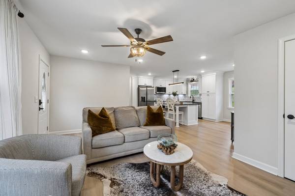 301 Carol Dr, Columbia, TN 38401