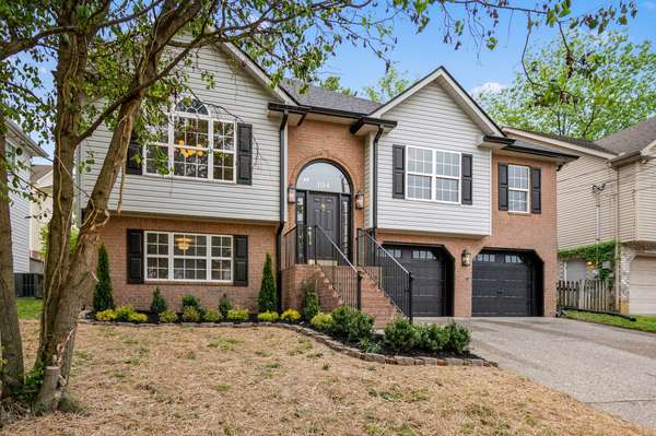 104 Edgewater Pl, Hendersonville, TN 37075