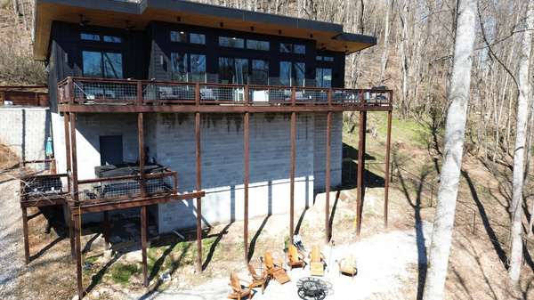 178 Mullican Dr, Smithville, TN 37166
