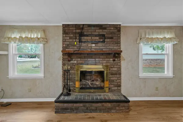 106 Millbrooke Dr, Hopkinsville, KY 42240