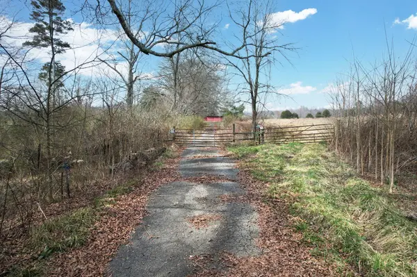 305 County Road 180, Athens, TN 37303