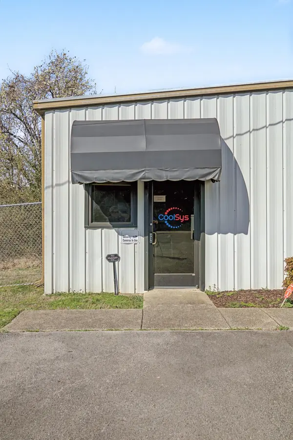225 Fiberglass Dr, Mount Juliet, TN 37122