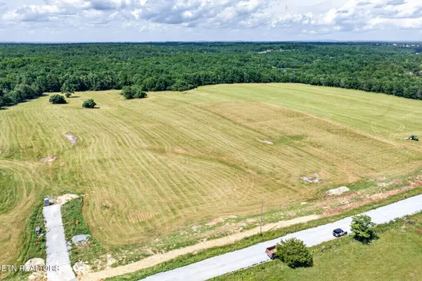 5 Nicholson Drive, Crossville, TN 38572
