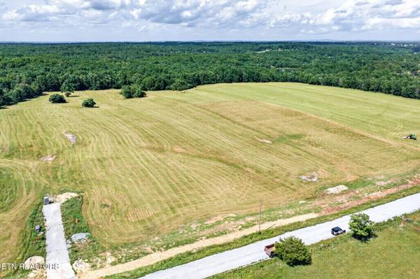 5 Nicholson Drive, Crossville, TN 38572