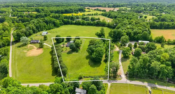 3146 Old Greenbrier Pike, Greenbrier, TN 37073