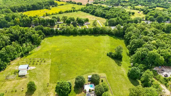 3146 Old Greenbrier Pike, Greenbrier, TN 37073