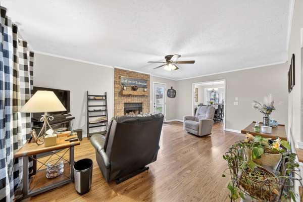 3146 Old Greenbrier Pike, Greenbrier, TN 37073