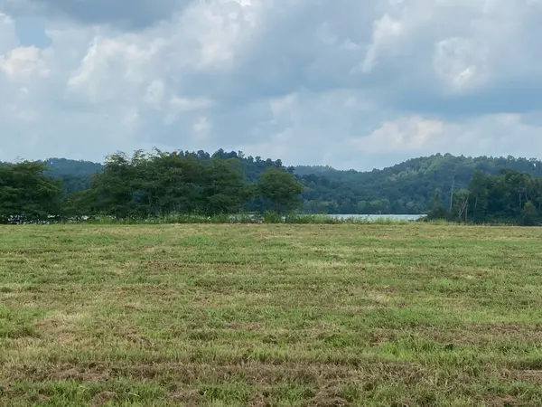 2563 Hardin Bottom River Rd, Clifton, TN 38425