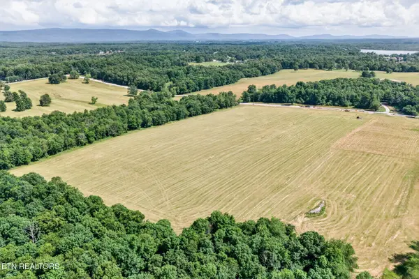 8 Nicholson Drive, Crossville, TN 38572