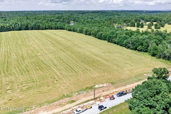 9 Nicholson Drive, Crossville, TN 38572