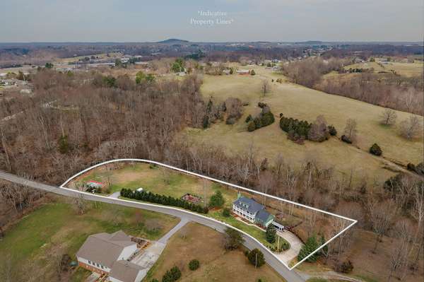 1220 Bob Bullock Rd, Cookeville, TN 38506